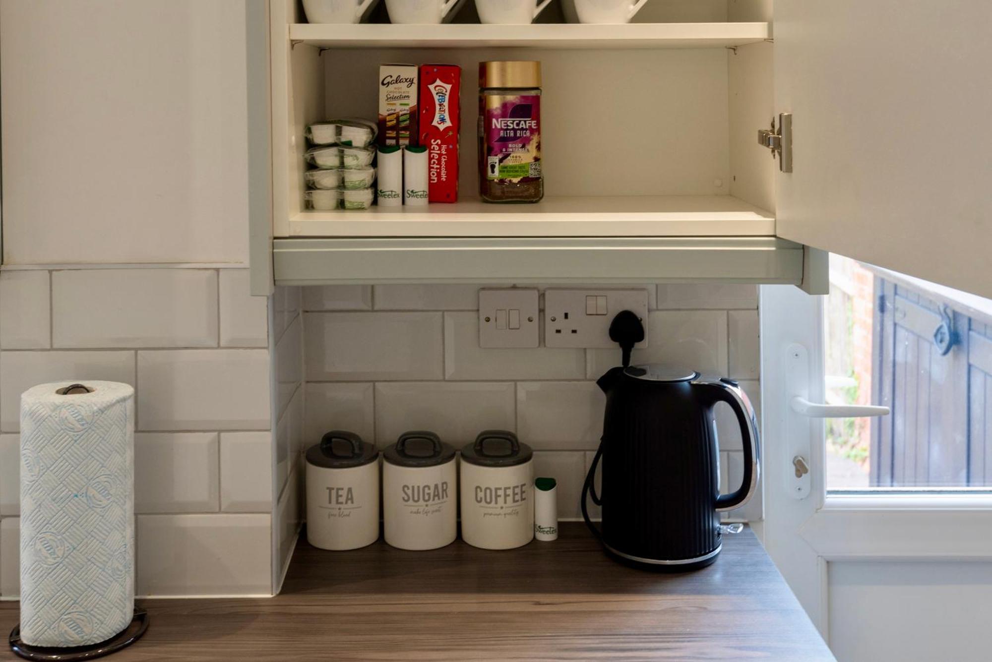 Double Room In Refurbished 5 Bed Home With Wifi And Tv BW Room 4 Solihull Exterior photo